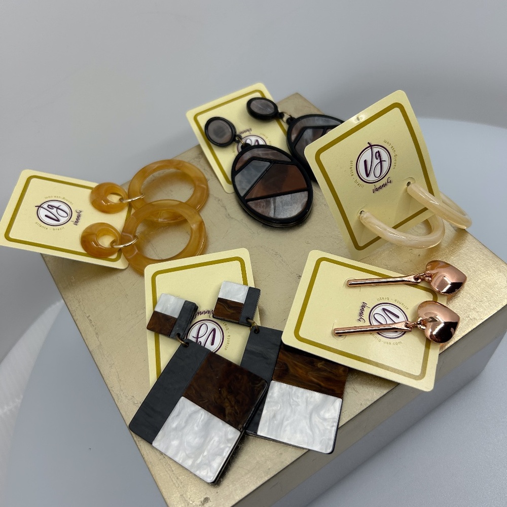 NEW Set of 5 earrings